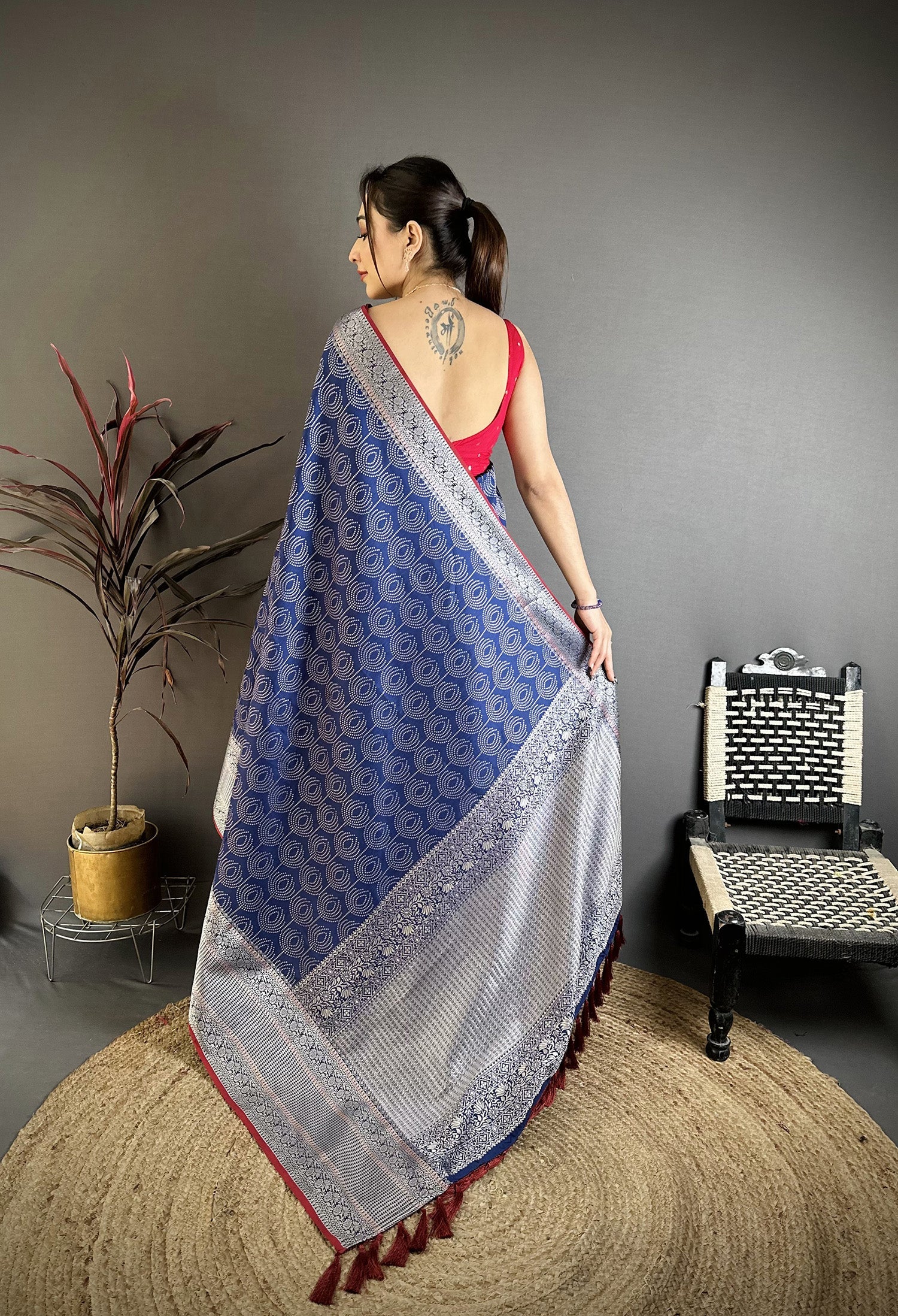 Elora Royal Blue Banarasi Silk Intricate Zari Weaving Kanjivaram Sarees | Grocsy