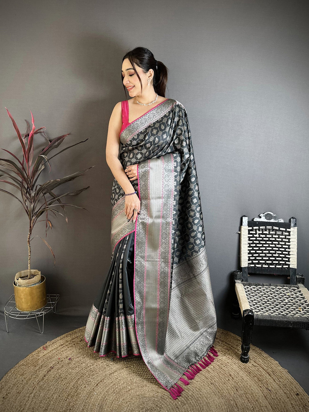 Elora Black Banarasi Silk Geometric Butta Kanjivaram Sarees | Grocsy