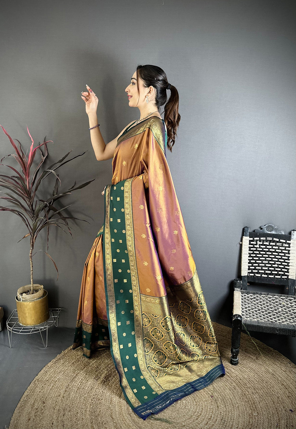 Elora Copper Soft Silk Small Floral Zari Butti Gold Zari Weaving Banarasi Saree | Grocsy