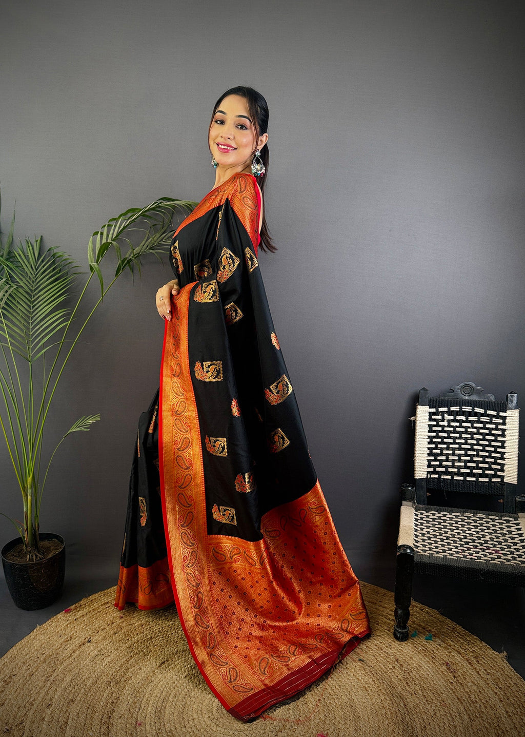 Elora Black Soft Silk Peacock Pattern Zari Weaving Contrast Border Banarasi Saree | Grocsy