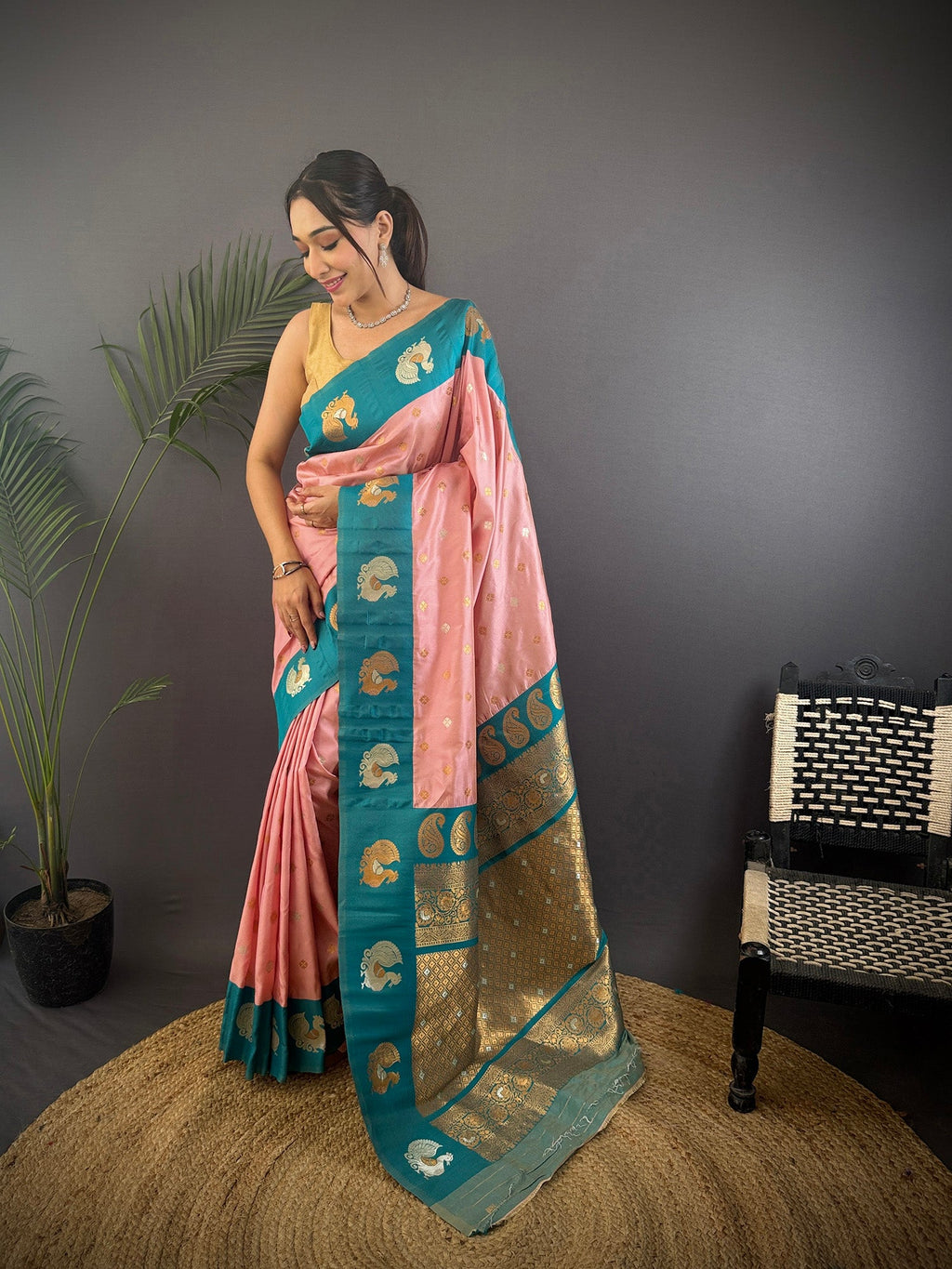 Elora Light Pink Soft Silk Butti Zari Weaving Contrast Weaving Border Banarasi Saree | Grocsy