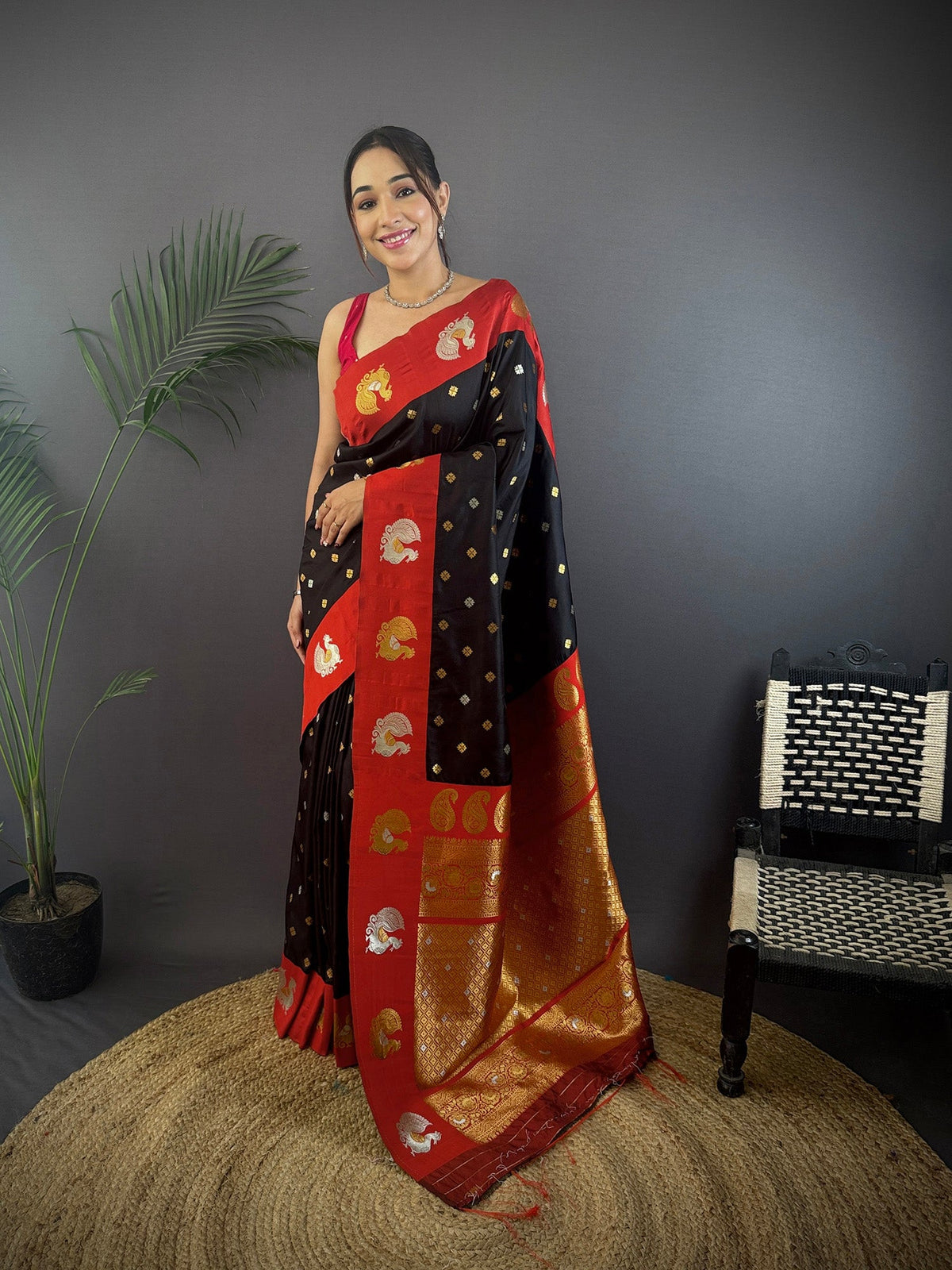 Elora Black Soft Silk Butti Zari Weaving Contrast Weaving Border Banarasi Saree | Grocsy
