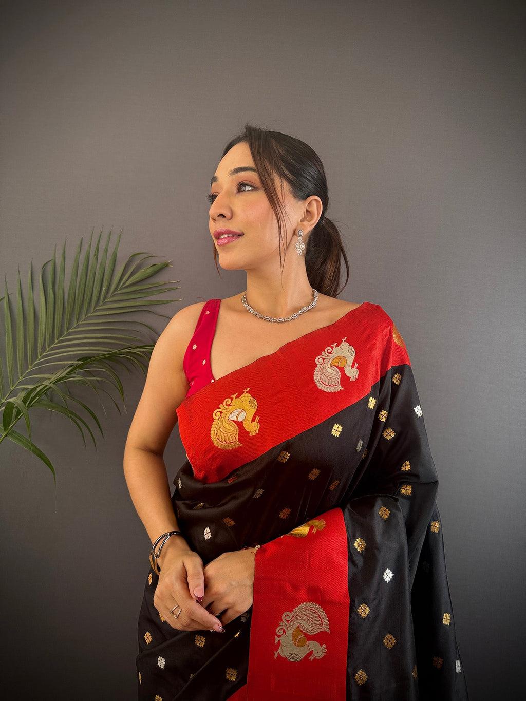 Elora Black Soft Silk Butti Zari Weaving Contrast Weaving Border Banarasi Saree | Grocsy