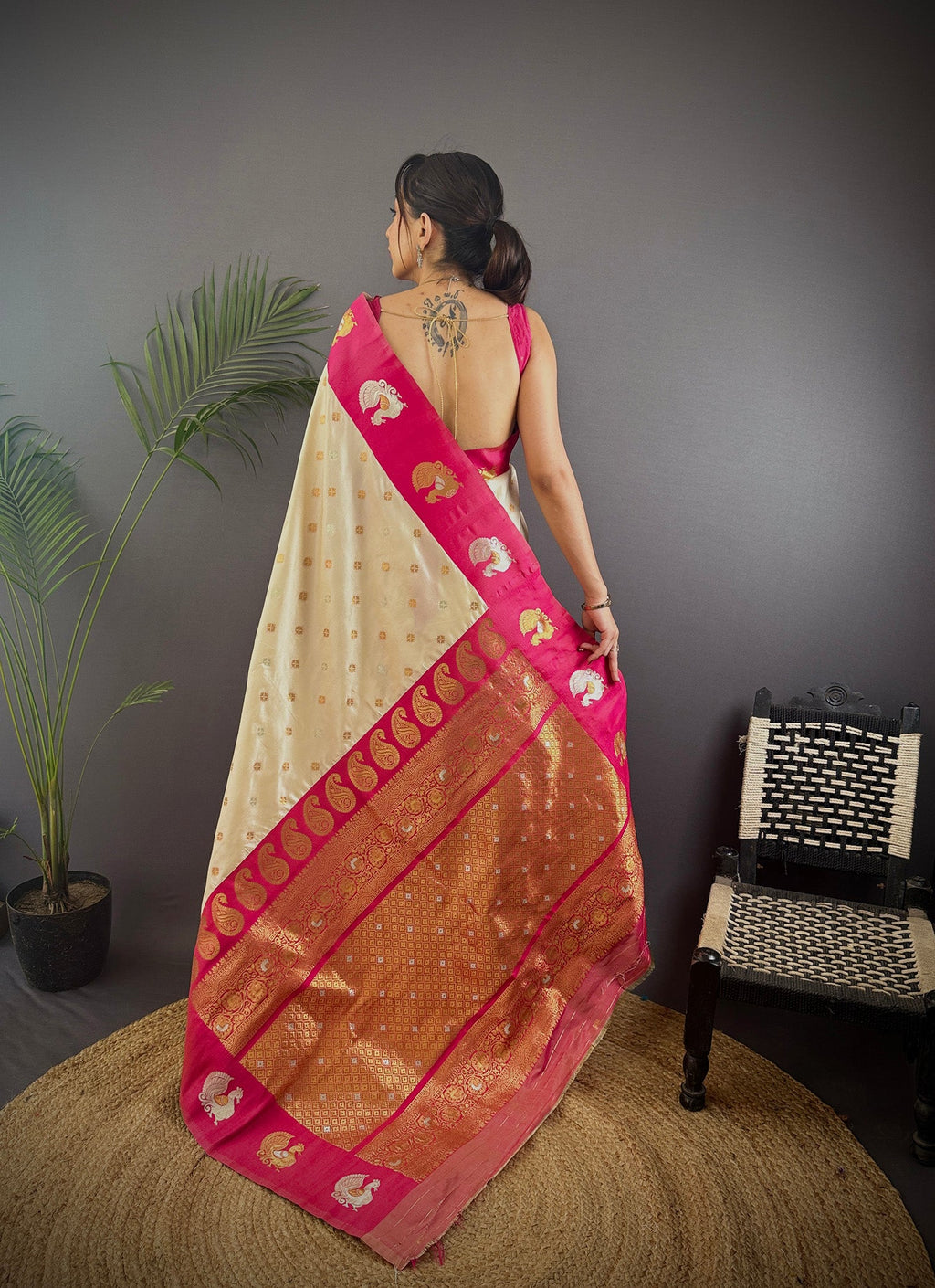 Elora Off White Soft Silk Butti Zari Weaving Contrast Weaving Border Banarasi Saree | Grocsy