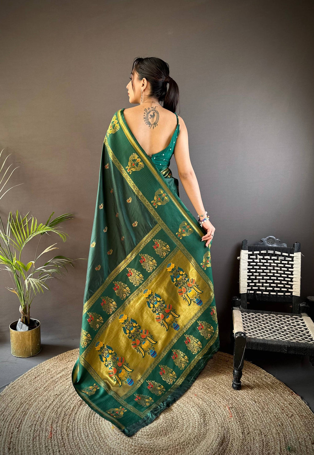 Elora Dark Green Soft Silk Meenakari Zari Weaving With Peacock Border Paithani Saree | Grocsy
