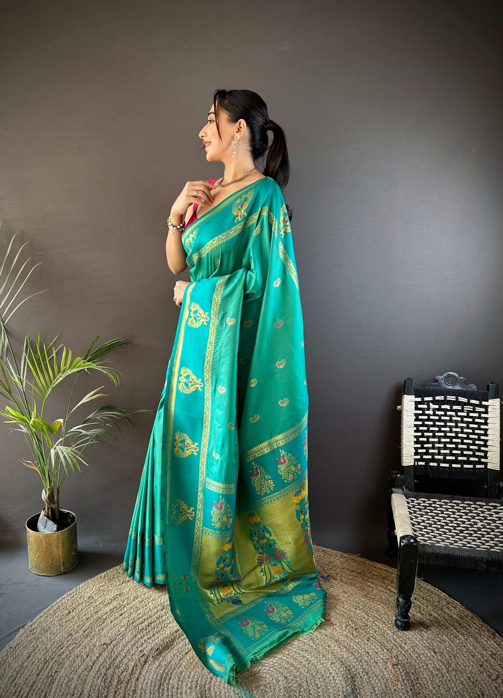 Elora Rama Green Soft Silk Meenakari Zari Weaving With Peacock Border Paithani Saree | Grocsy