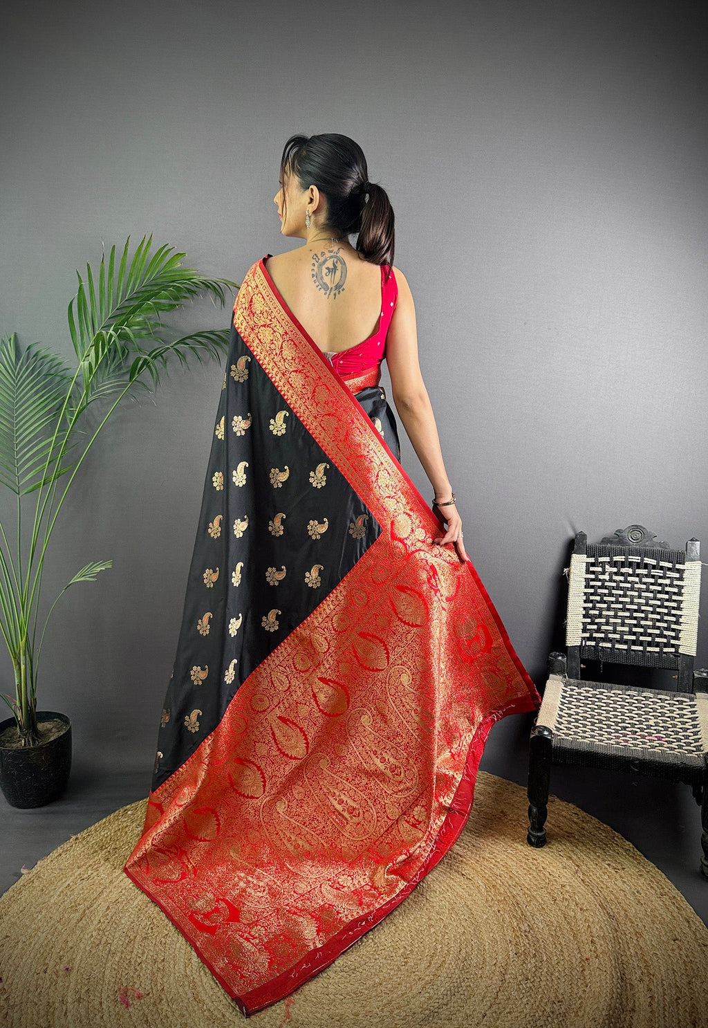 Elora Black Soft Silk Woven Butta Weaving Banarasi With Heavy Zari Border | Grocsy