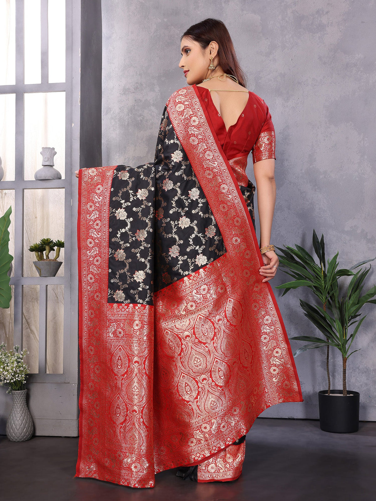Elora Black Soft Silk Zari Zaal Weaving Banarasi With Contrast Blouse | Grocsy