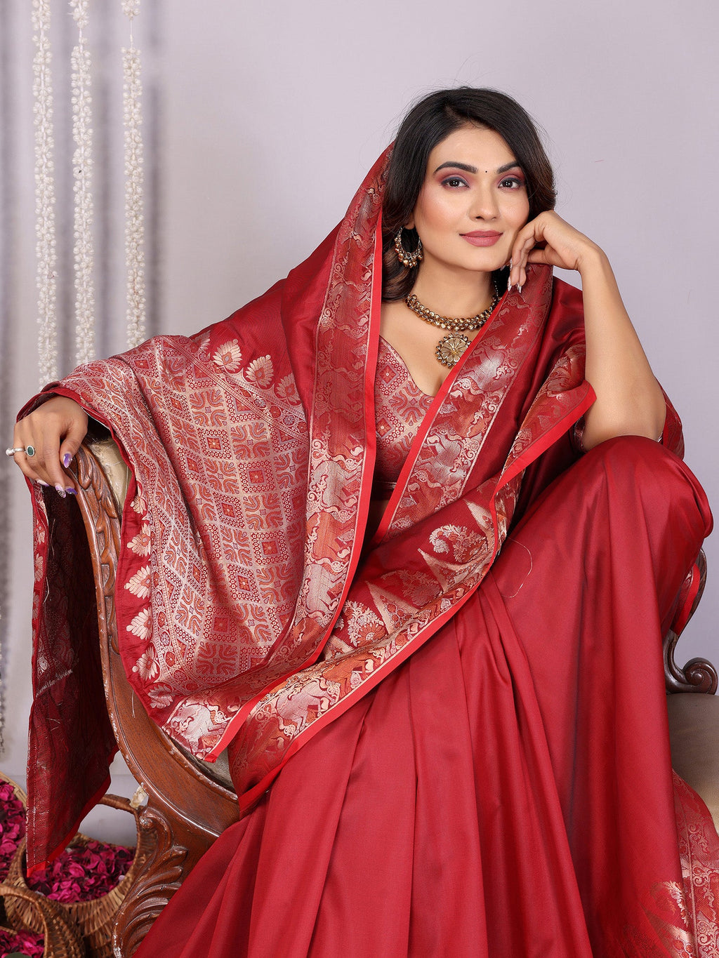 Elora Red Soft Silk Plain Zari Jacquard Weaving Banarasi Saree With Zari Weaving Border | Grocsy