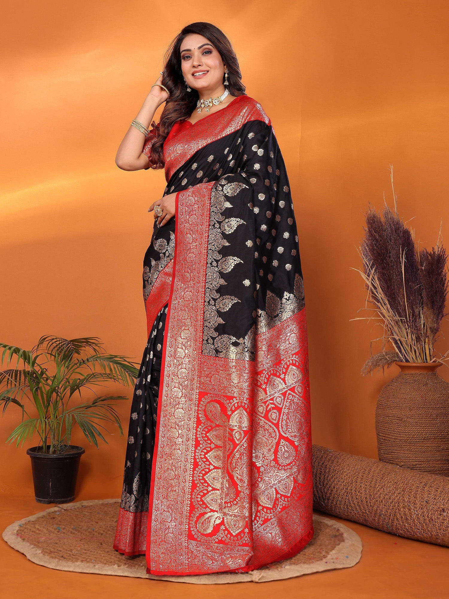 Elora Black Soft Silk Small Butti Zari Weaving With Heavy Zari Border Saree | Grocsy