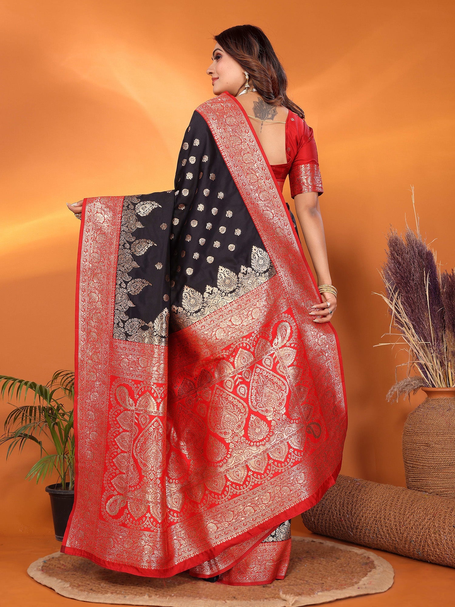 Elora Black Soft Silk Small Butti Zari Weaving With Heavy Zari Border Saree | Grocsy