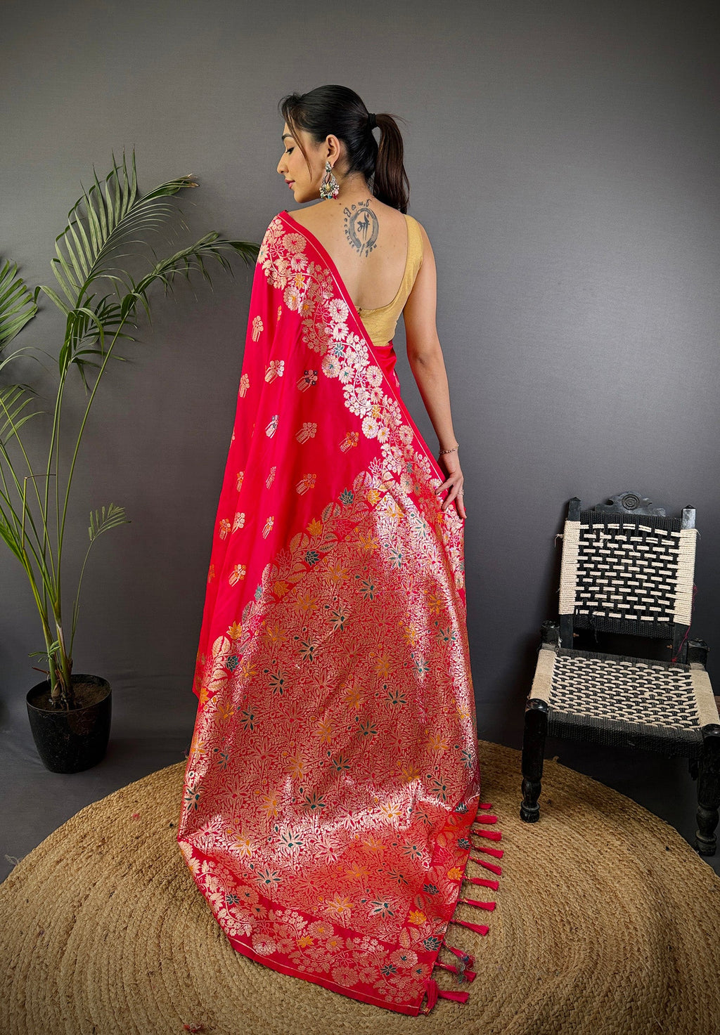 Elora Pink Soft Silk Floral Zari Weaving Meenakari Saree With Floral Border | Grocsy