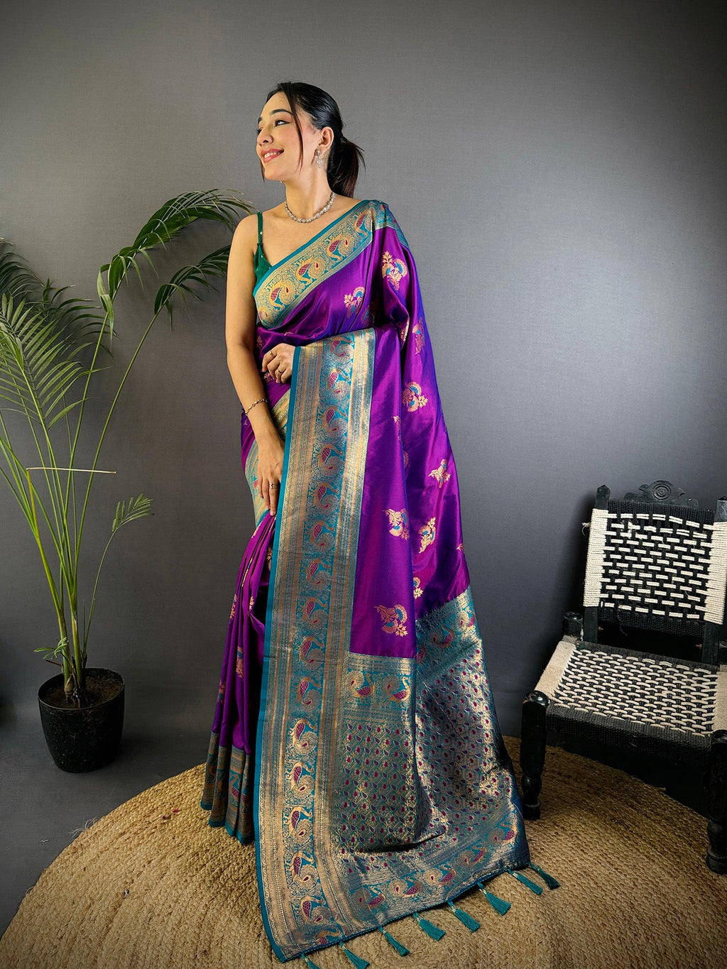 Elora Magenta Soft Silk Floral Butta Zari Weaving Banarasi With Peacock Zari Weaving Border | Grocsy