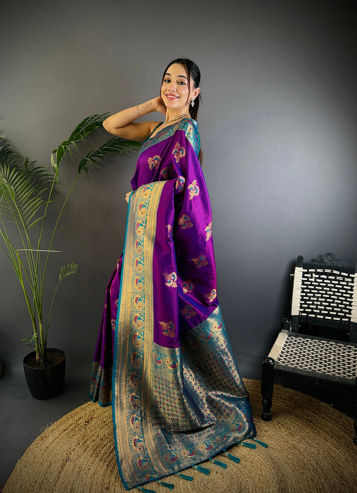 Elora Magenta Soft Silk Floral Butta Zari Weaving Banarasi With Peacock Zari Weaving Border | Grocsy
