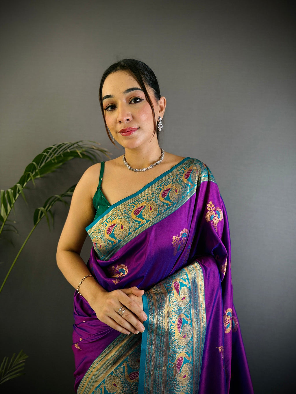 Elora Magenta Soft Silk Floral Butta Zari Weaving Banarasi With Peacock Zari Weaving Border | Grocsy