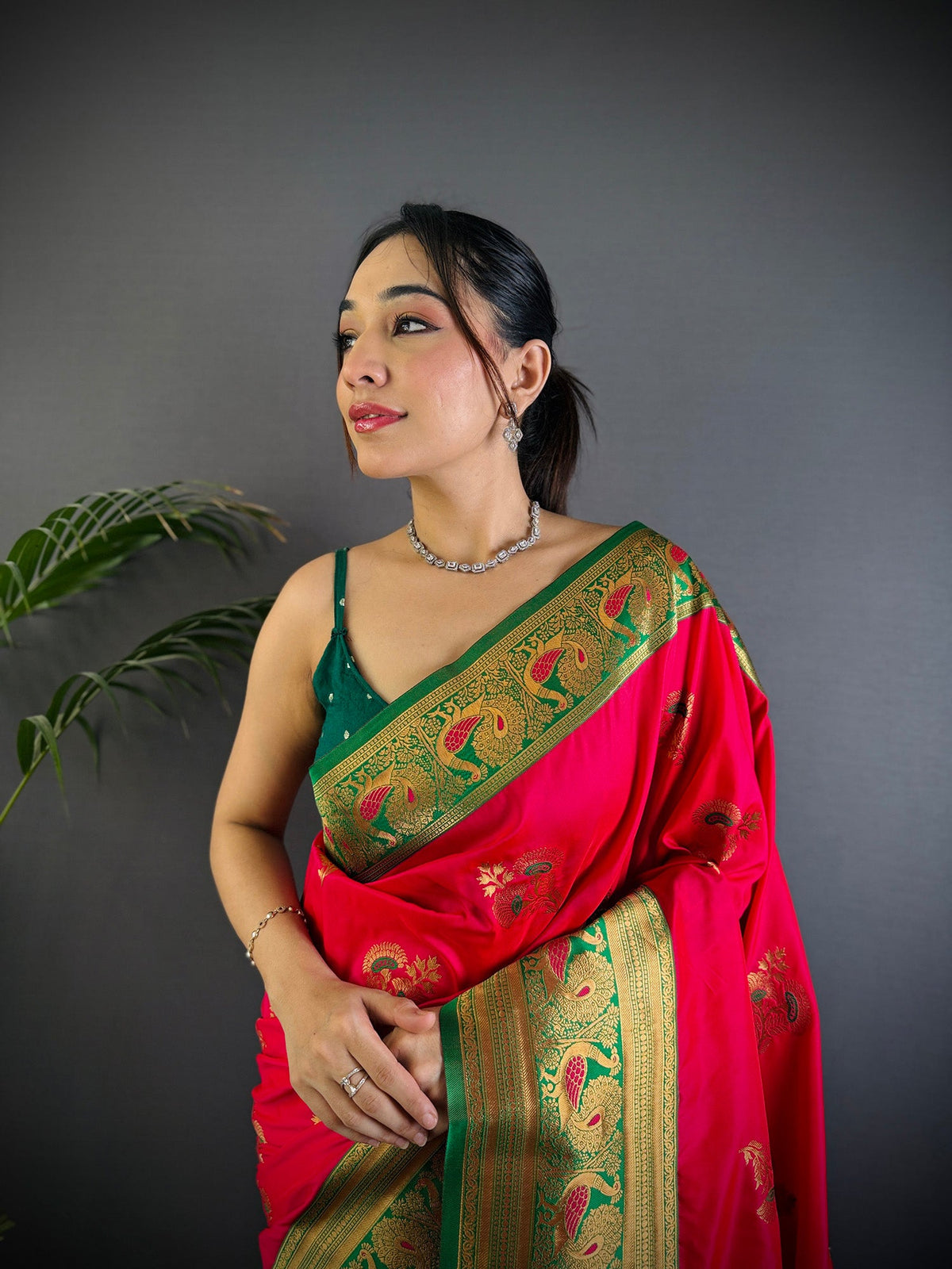 Elora Red Soft Silk Floral Butta Zari Weaving Banarasi With Peacock Zari Weaving Border | Grocsy