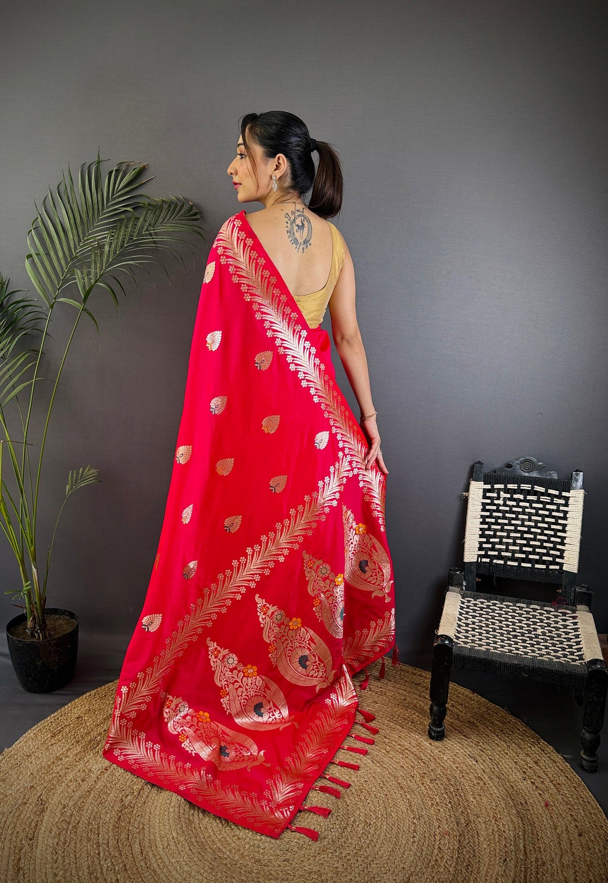 Elora Pink Soft Silk Meenakari Zari Weaving Banarasi Saree | Grocsy
