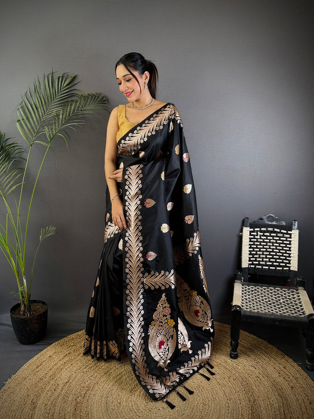 Elora Black Soft Silk Meenakari Zari Weaving Banarasi Saree | Grocsy