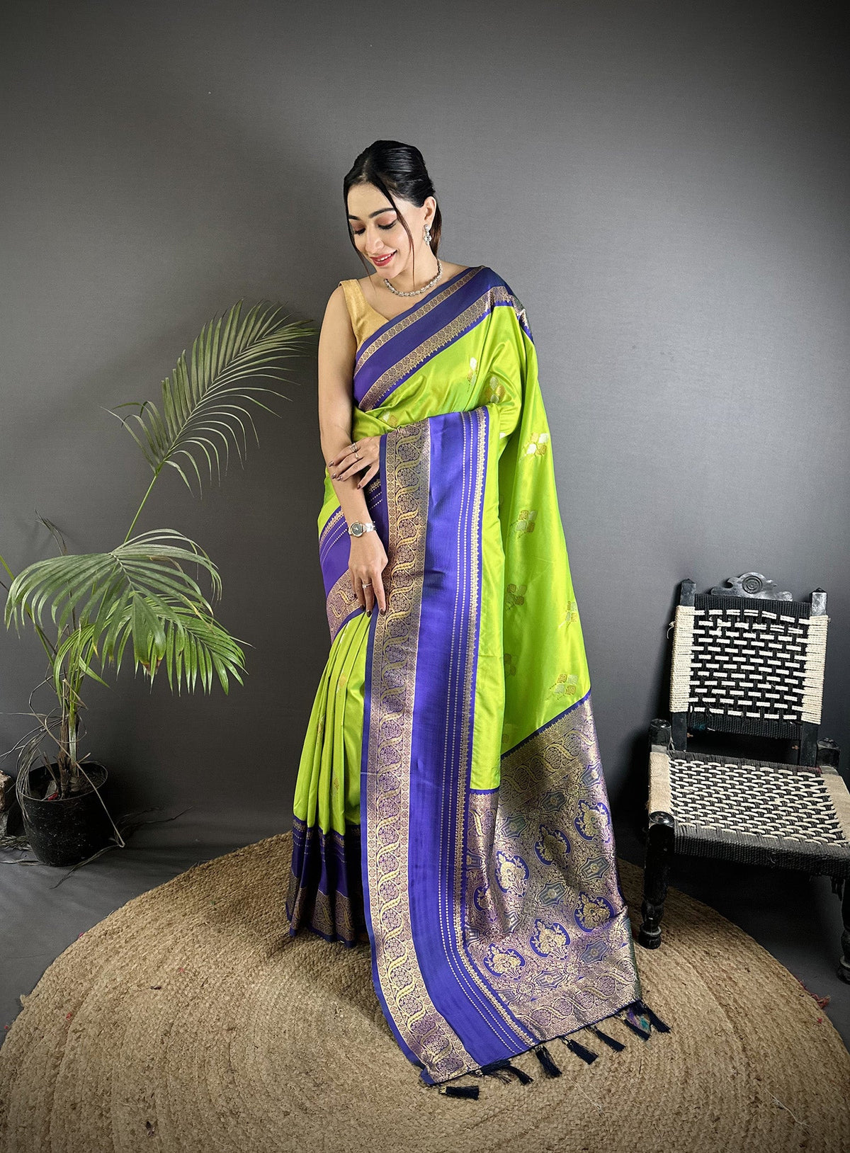 Elora Light Green Soft Silk Woven Dual Zari Work Banarasi Saree | Grocsy