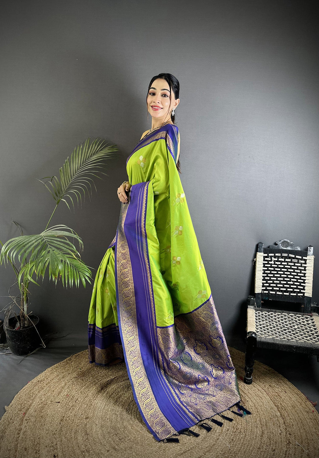 Elora Light Green Soft Silk Woven Dual Zari Work Banarasi Saree | Grocsy