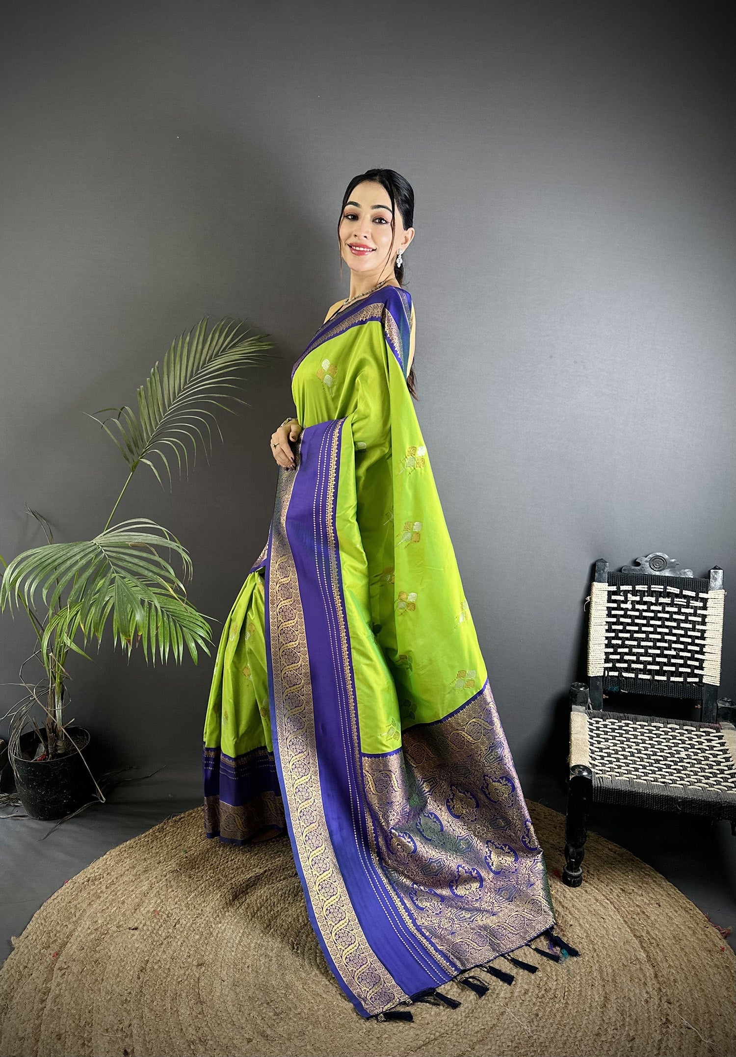 Elora Light Green Soft Silk Woven Dual Zari Work Banarasi Saree | Grocsy