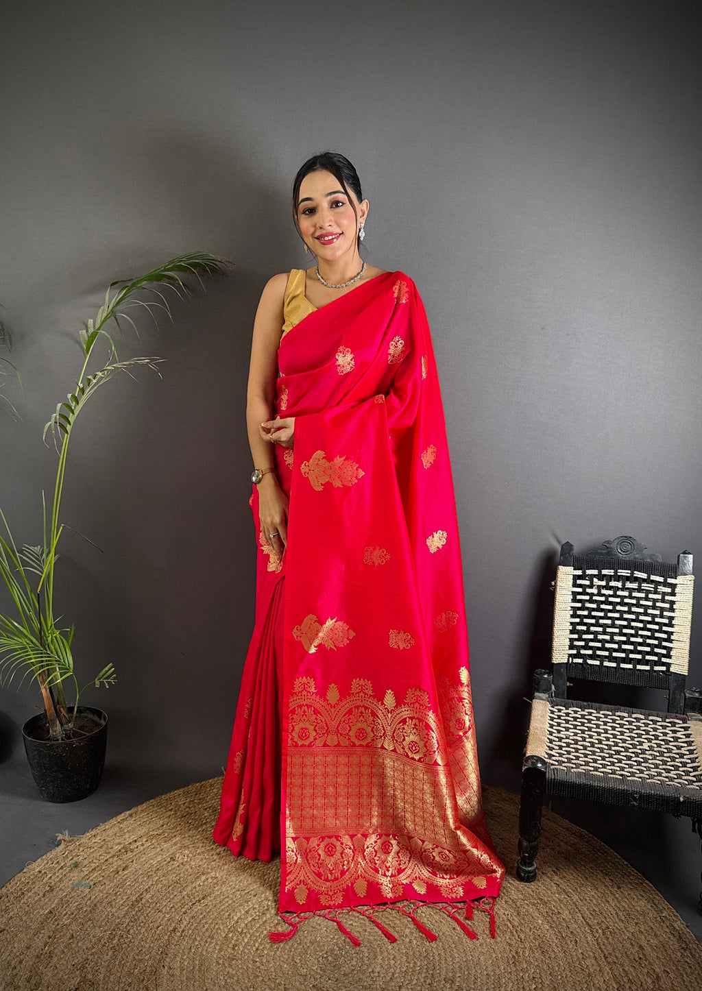 Elora Red Lichi Silk Golden Zari Meena Weaving Banarasi Saree | Grocsy