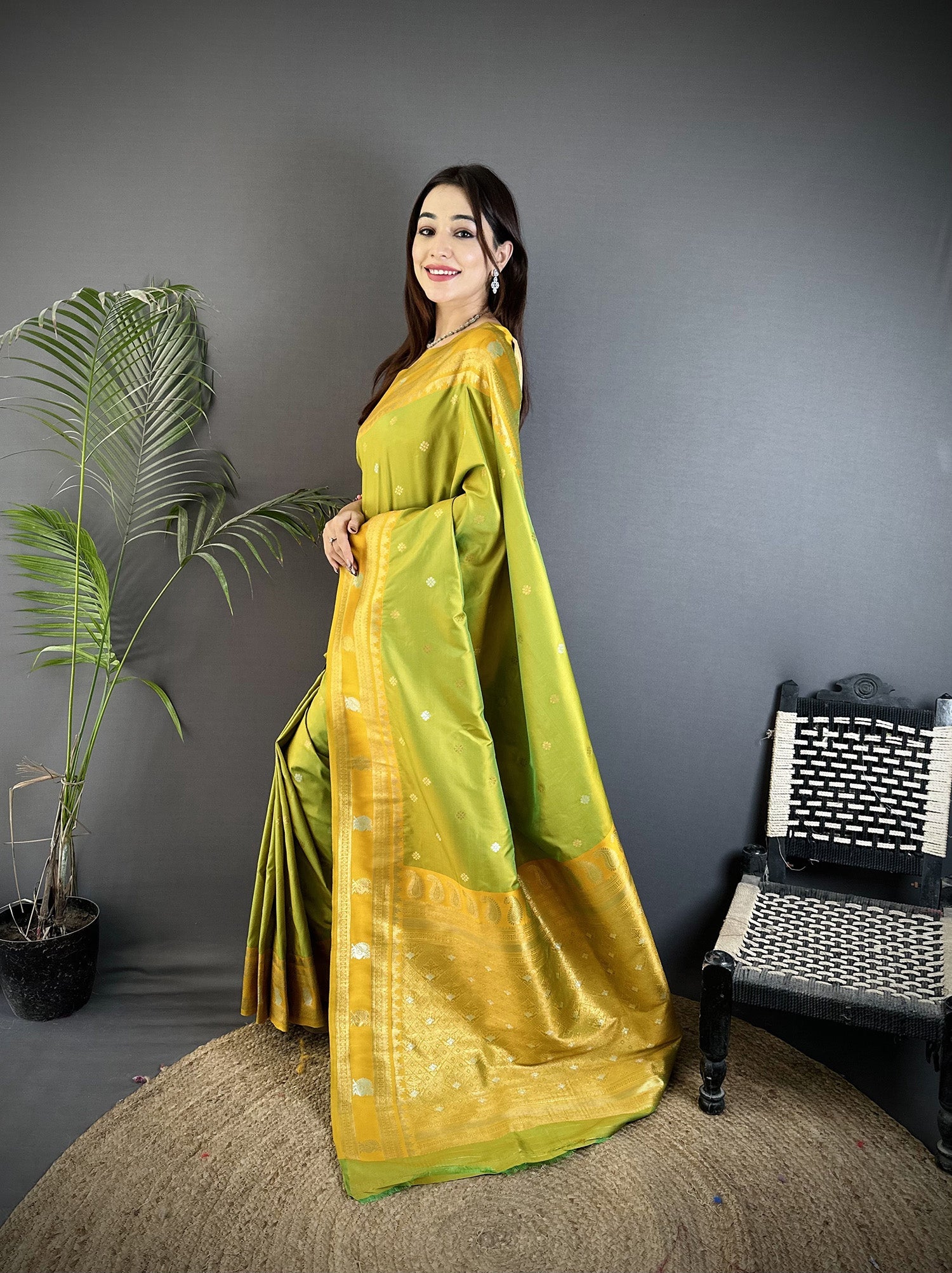 Elora Light Green Soft Silk Banarasi Zari Woven Weaving Saree | Grocsy