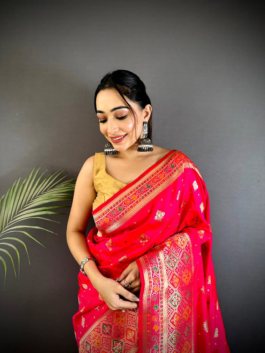 Joban Fashion Coral Pink Banarasi Lichi Silk Meenakari Weaving Saree | Grocsy