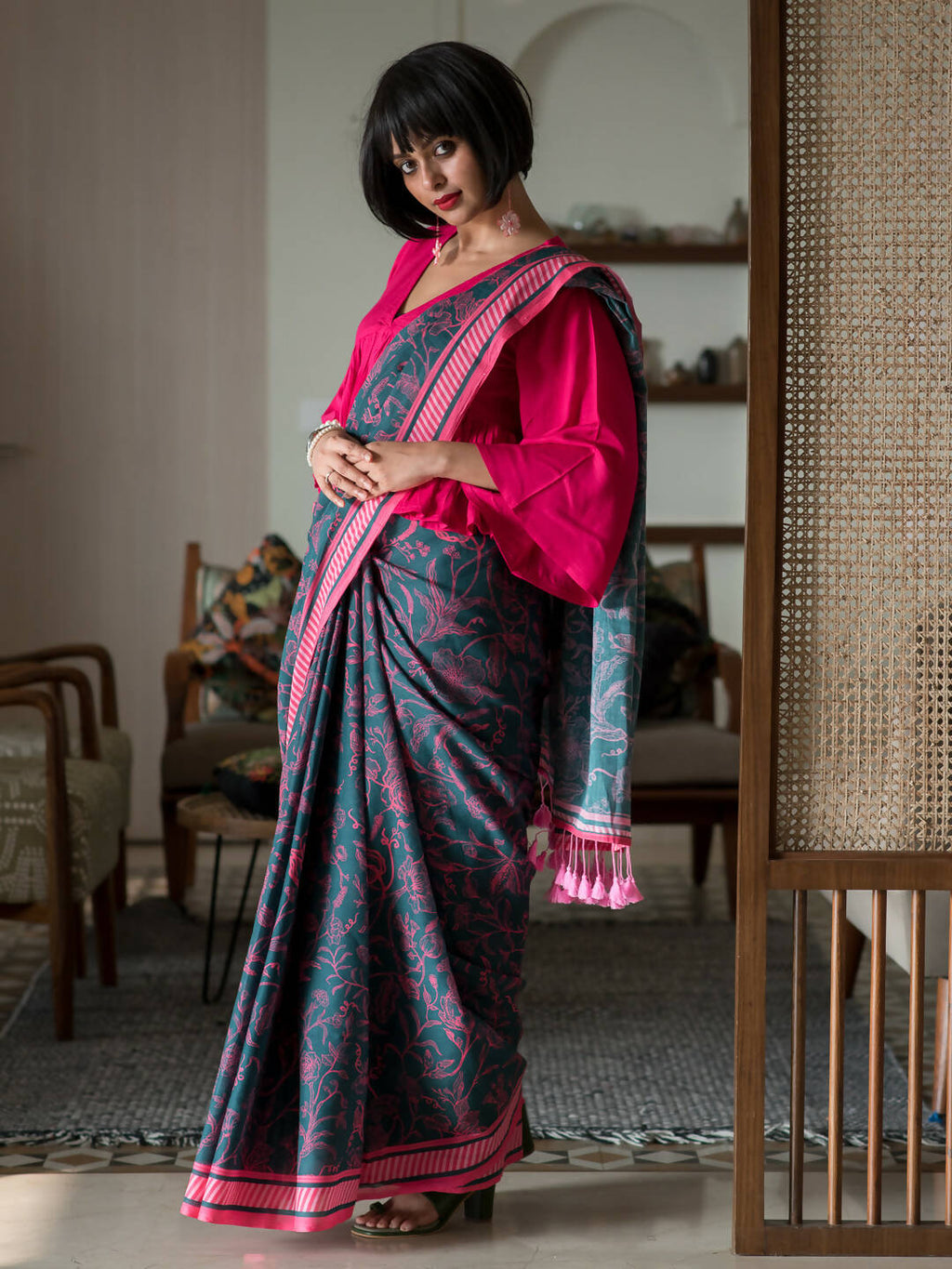 Suta Navy Blue Floral Pure Cotton Saree | Grocsy