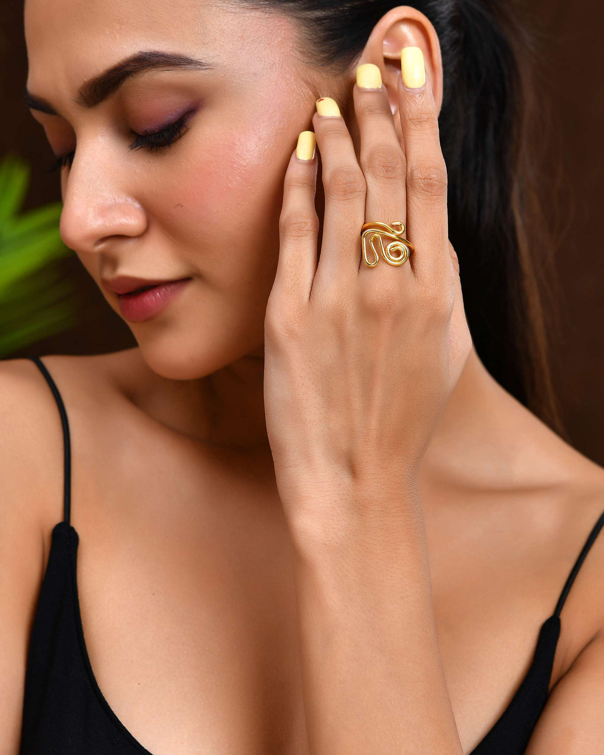 Jewels Nest Gold-Tone Adjustable Spiral Ring – Minimalist Contemporary Finger Ring for Women | Grocsy