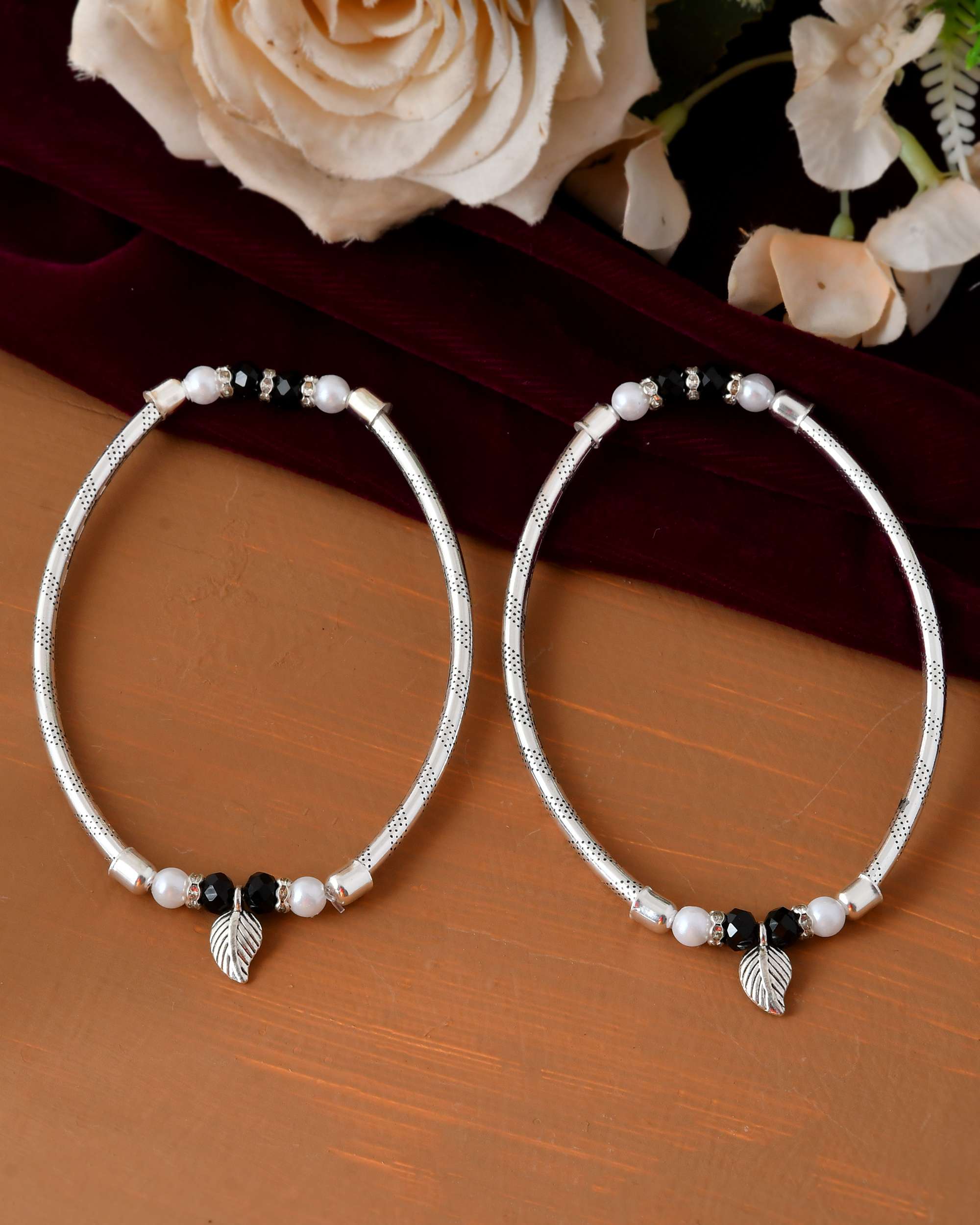 Jewels Nest Set of 2 Silver-Plated Black & White Beaded Anklets with Leaf Charm | Grocsy