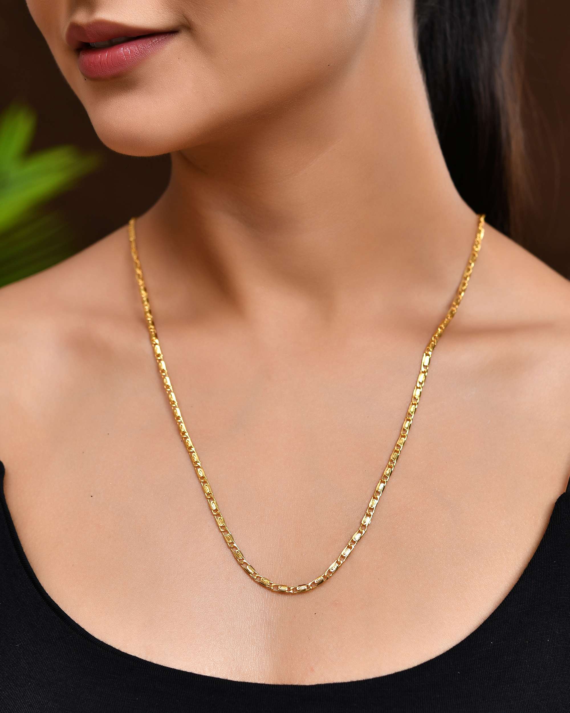 Jewels Nest Textured Rectangle Link Chain in Gold Finish | Grocsy