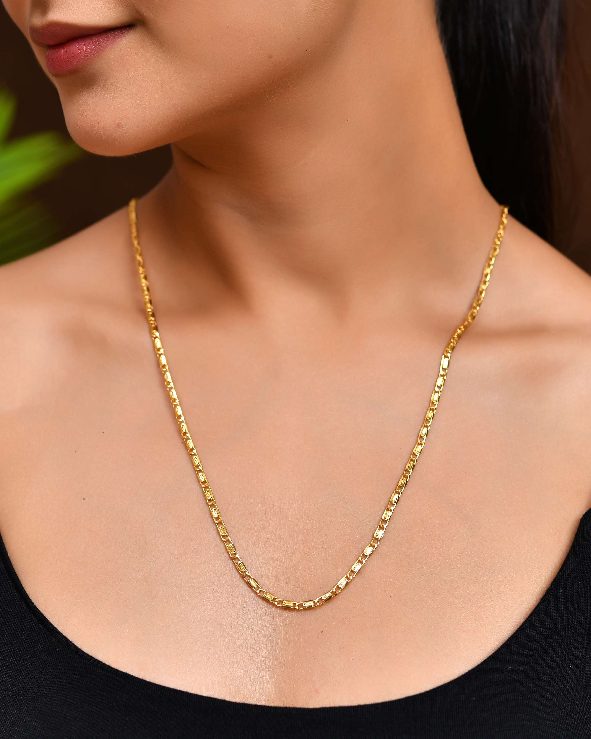 Jewels Nest Textured Rectangle Link Chain in Gold Finish | Grocsy