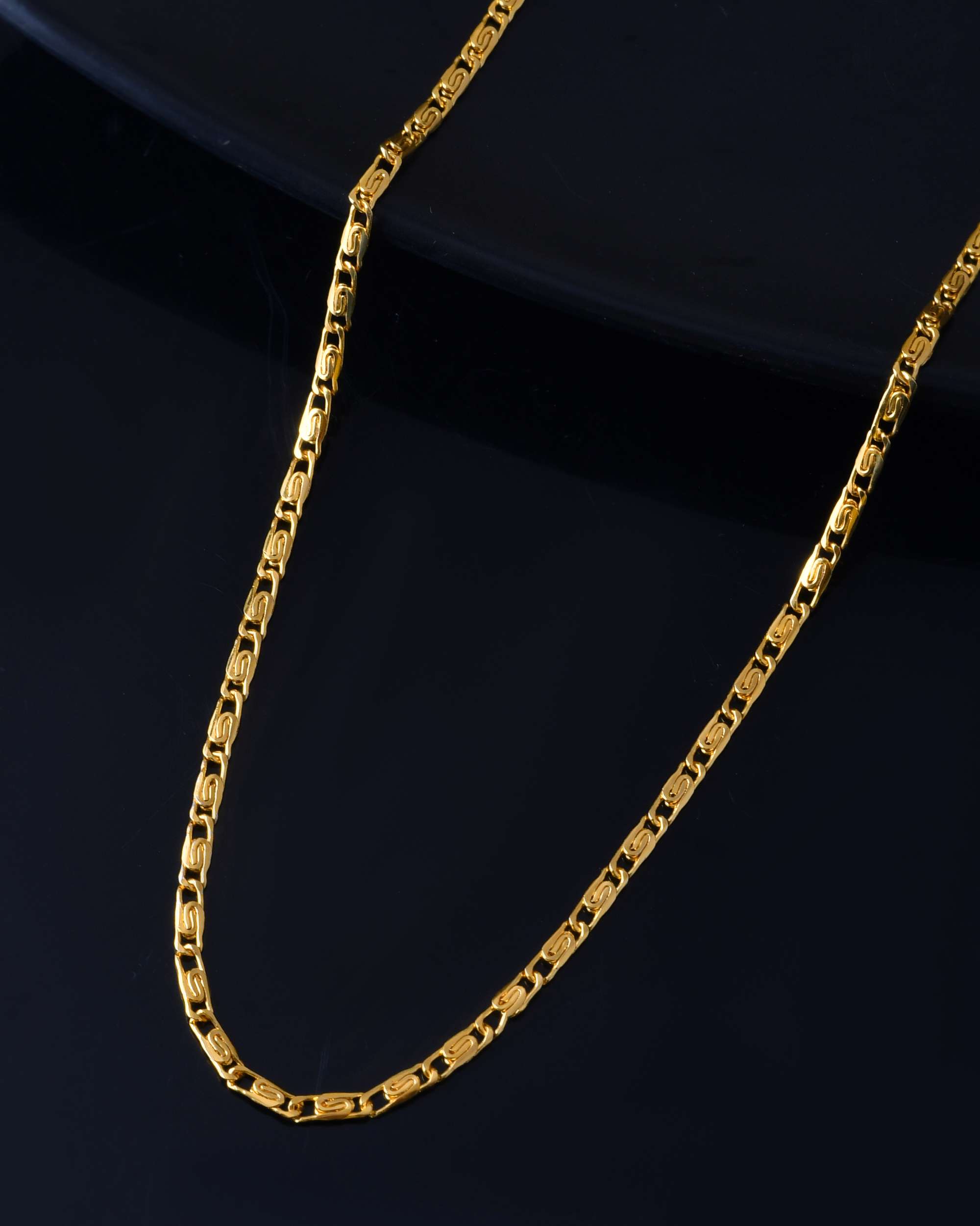 Jewels Nest Textured Rectangle Link Chain in Gold Finish | Grocsy