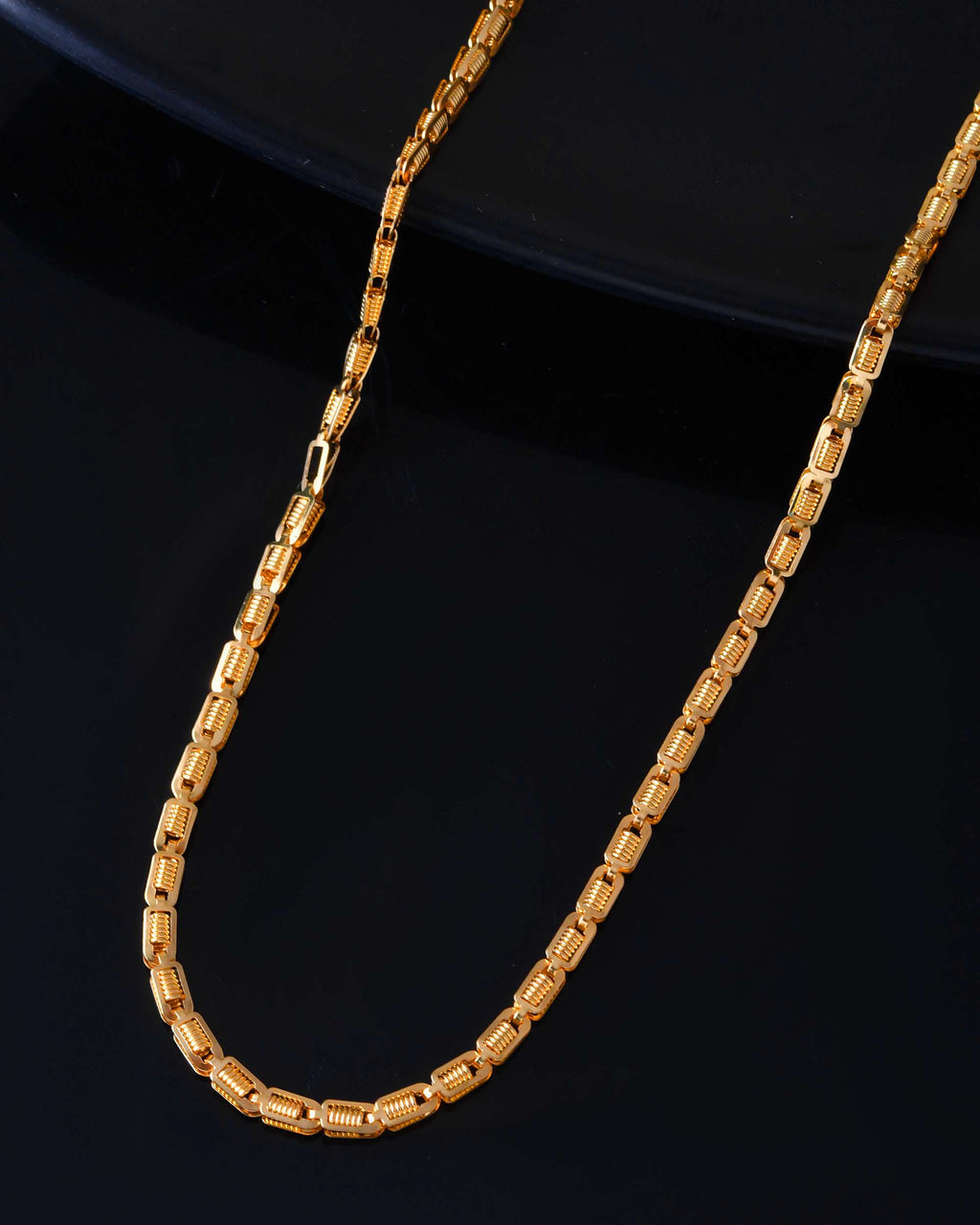 Jewels Nest Textured Barrel-Style Gold Chain Necklace – Luxurious Daily Wear | Grocsy
