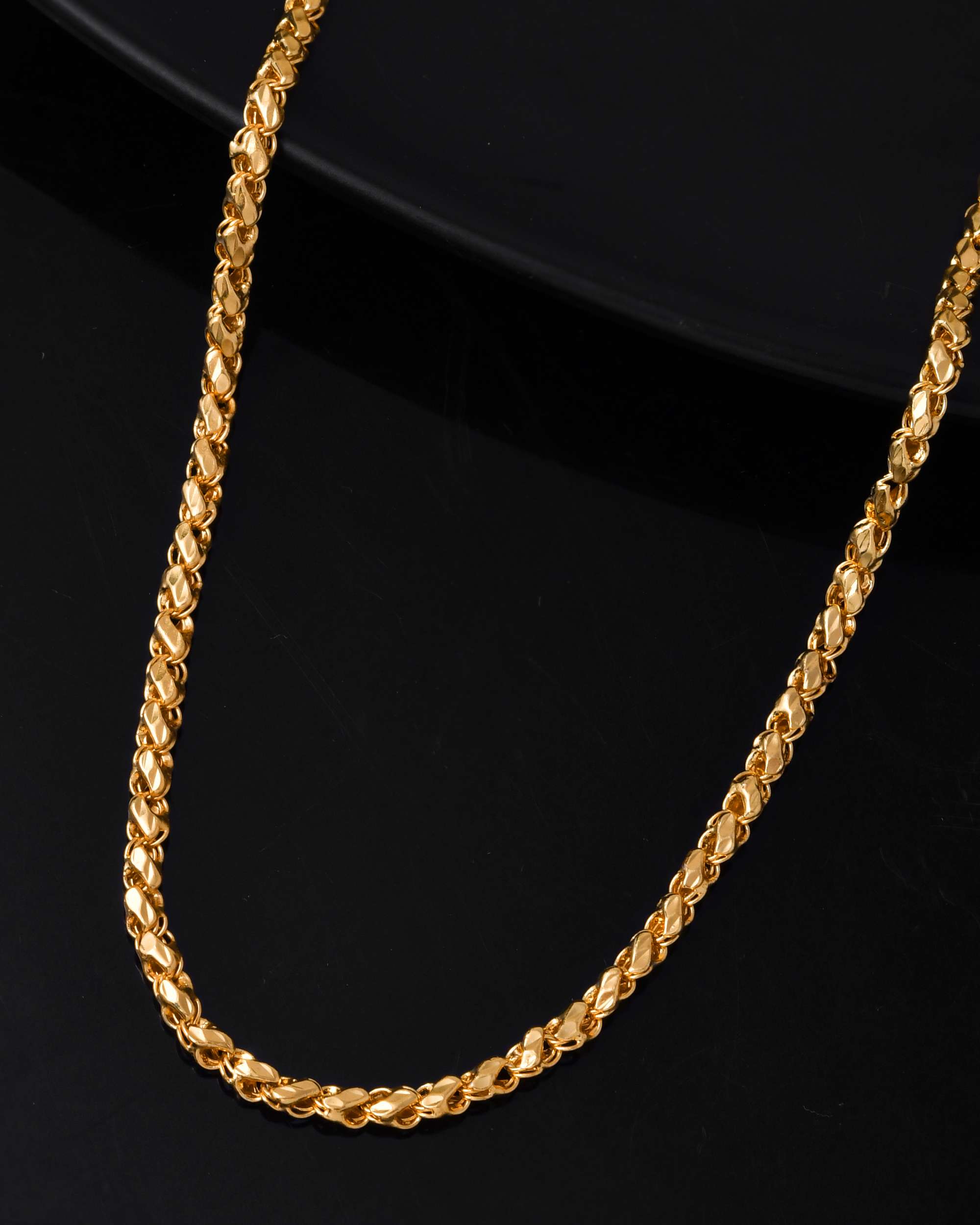 Jewels Nest Premium Spiral Gold Chain – Daily Wear with Luxury Appeal | Grocsy