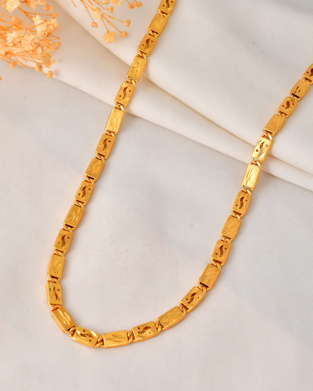 Jewels Nest Golden Geometric Link Chain for Men & Women – Classy Look | Grocsy