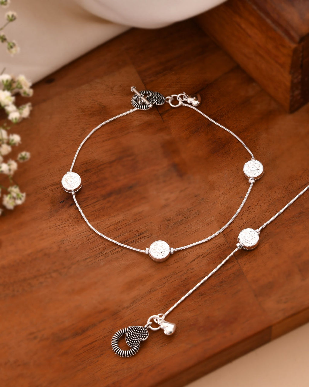 Jewels Nest Moonmark Minimal Silver Anklet With Coin Motif And Statement Heart Clasp | Grocsy