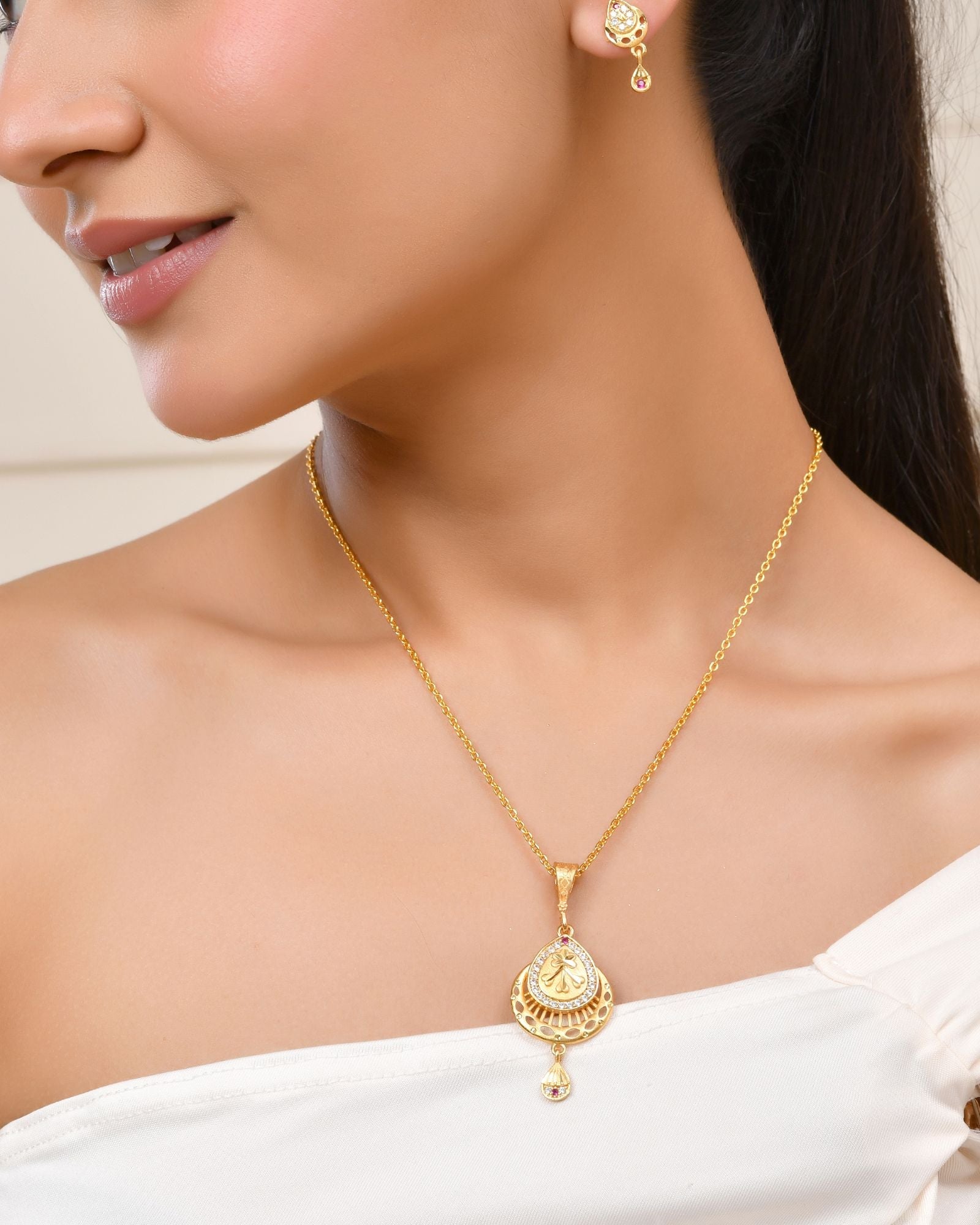 Jewels Nest Gold Finish Teardrop Pendant Necklace Set With Stone Stud Earrings For Women | Grocsy