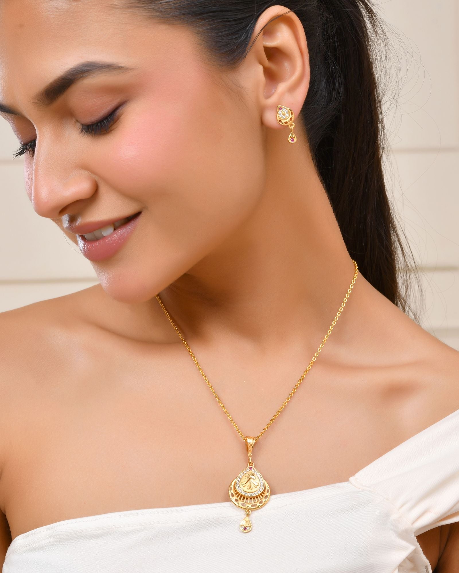 Jewels Nest Gold Finish Teardrop Pendant Necklace Set With Stone Stud Earrings For Women | Grocsy