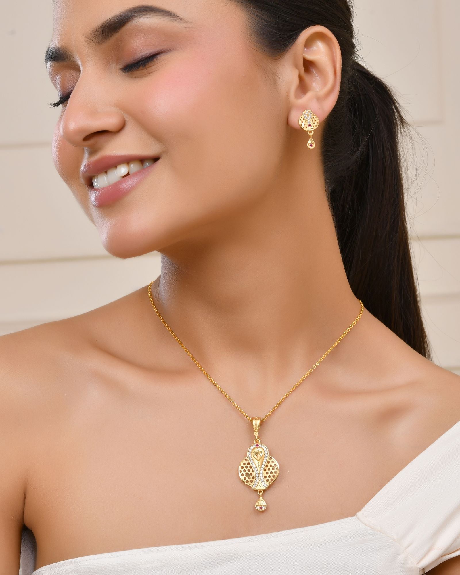 Jewels Nest Gold-Plated Honeycomb Design Pendant Necklace Set With Matching Earrings For Women | Grocsy