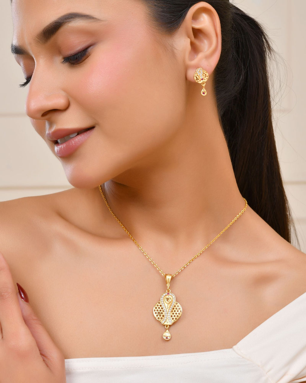Jewels Nest Gold-Plated Honeycomb Design Pendant Necklace Set With Matching Earrings For Women | Grocsy