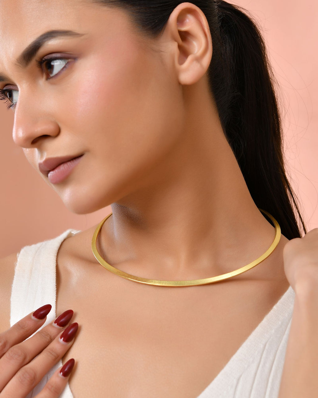 Jewels Nest Gold-Tone Minimal Collar Necklace For Women | Sleek Flat Chain Statement Jewellery | Grocsy