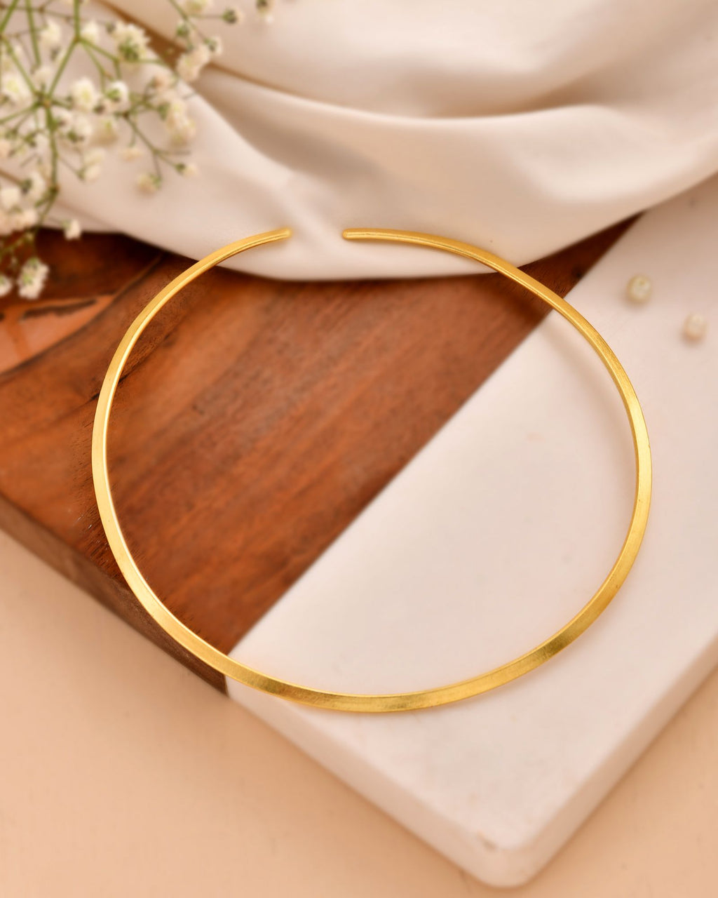 Jewels Nest Gold-Tone Minimal Collar Necklace For Women | Sleek Flat Chain Statement Jewellery | Grocsy