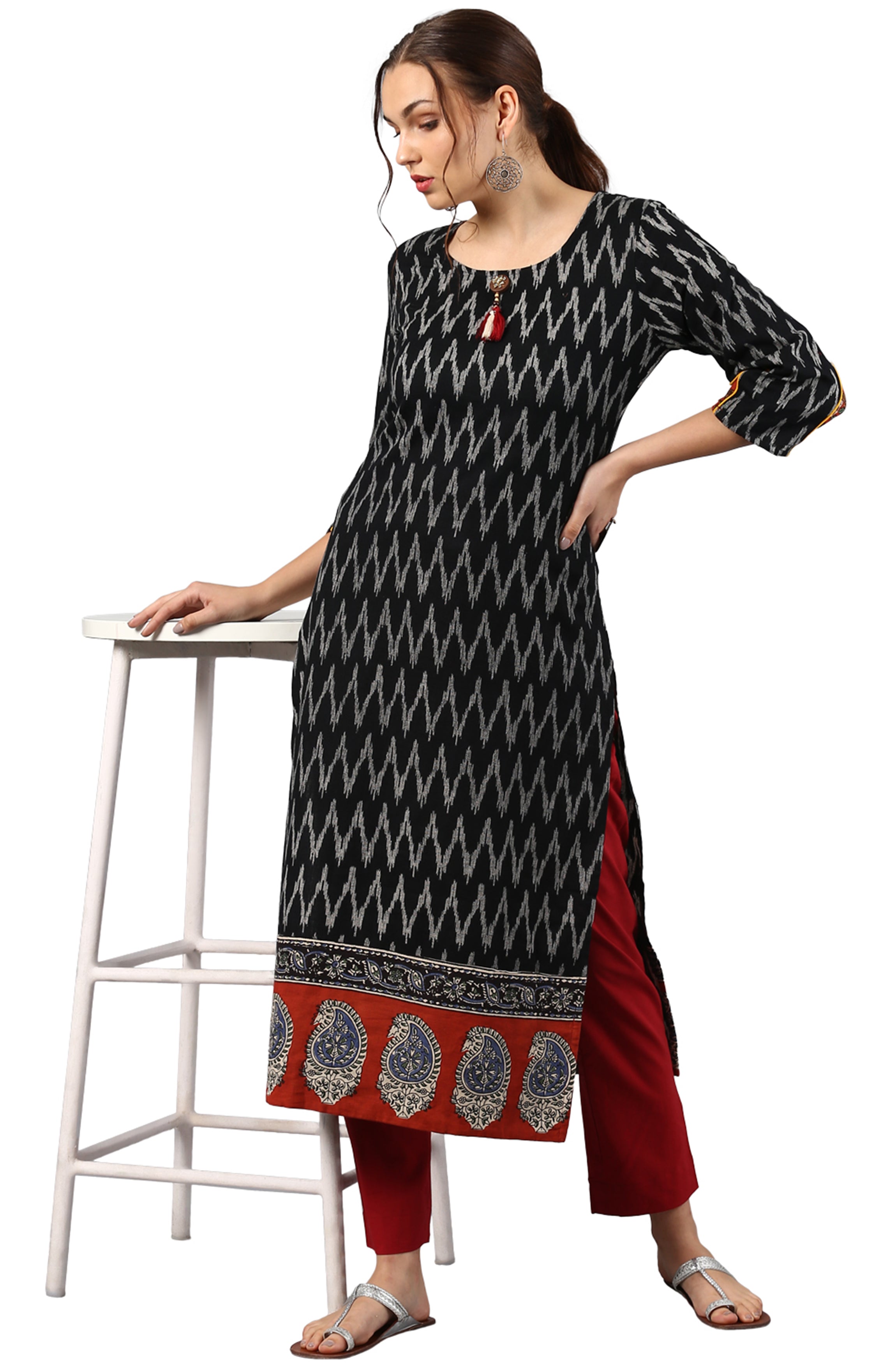 Janasya Black Cotton Ikat Straight kurta | Grocsy