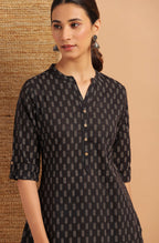 Janasya Women's Black Cotton Slub Geometric Print Straight Tunic | Grocsy