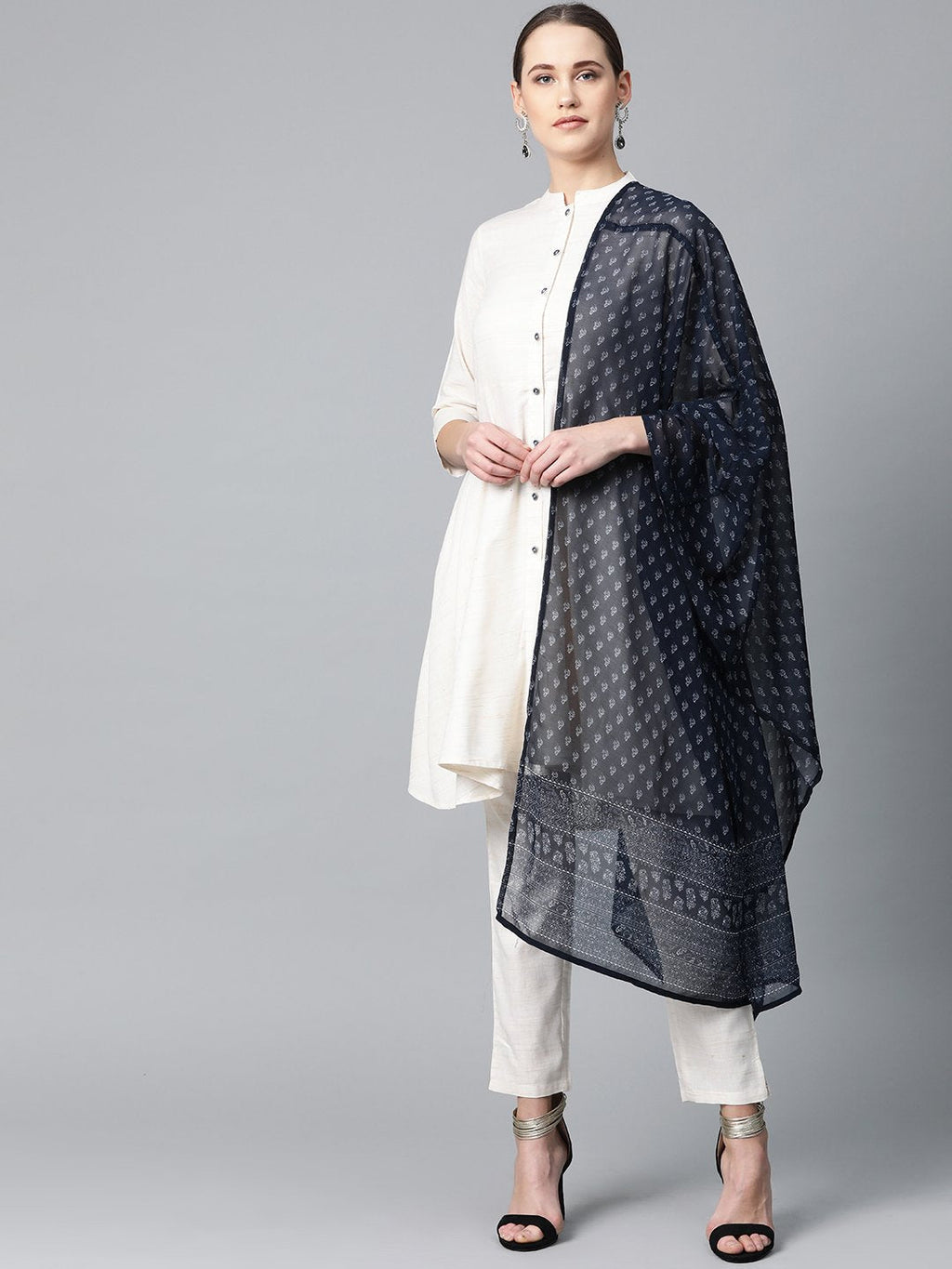 Jompers Women Off-White & Navy Blue Solid Kurta with Trousers & Dupatta | Grocsy