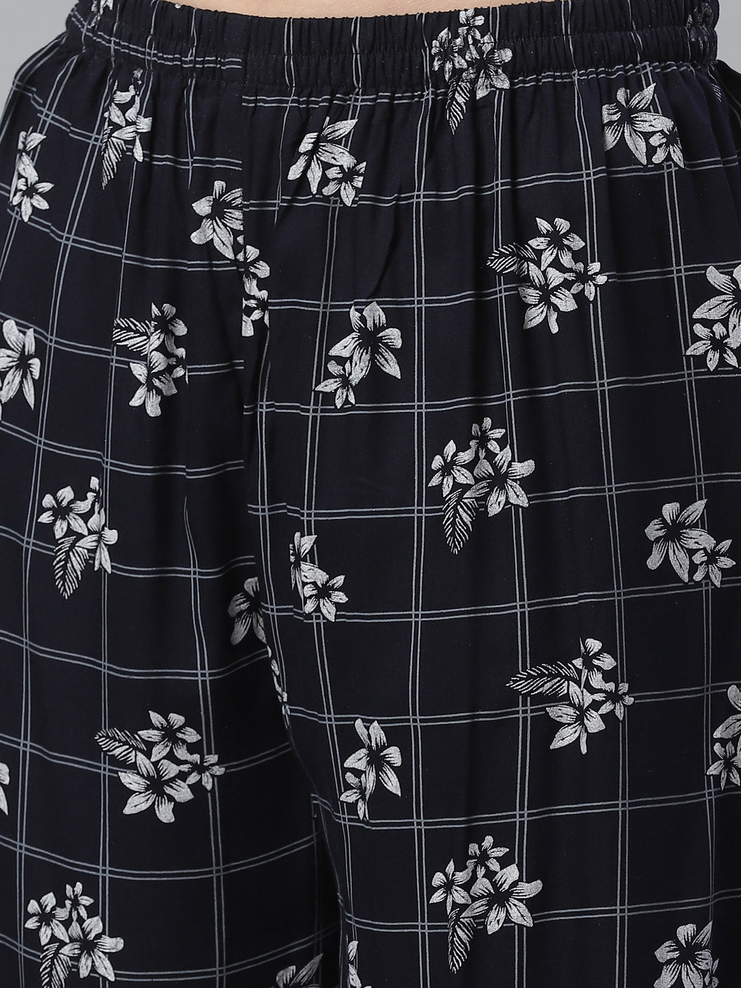 Jompers Women Black & White Floral Printed Kurta with Palazzos | Grocsy