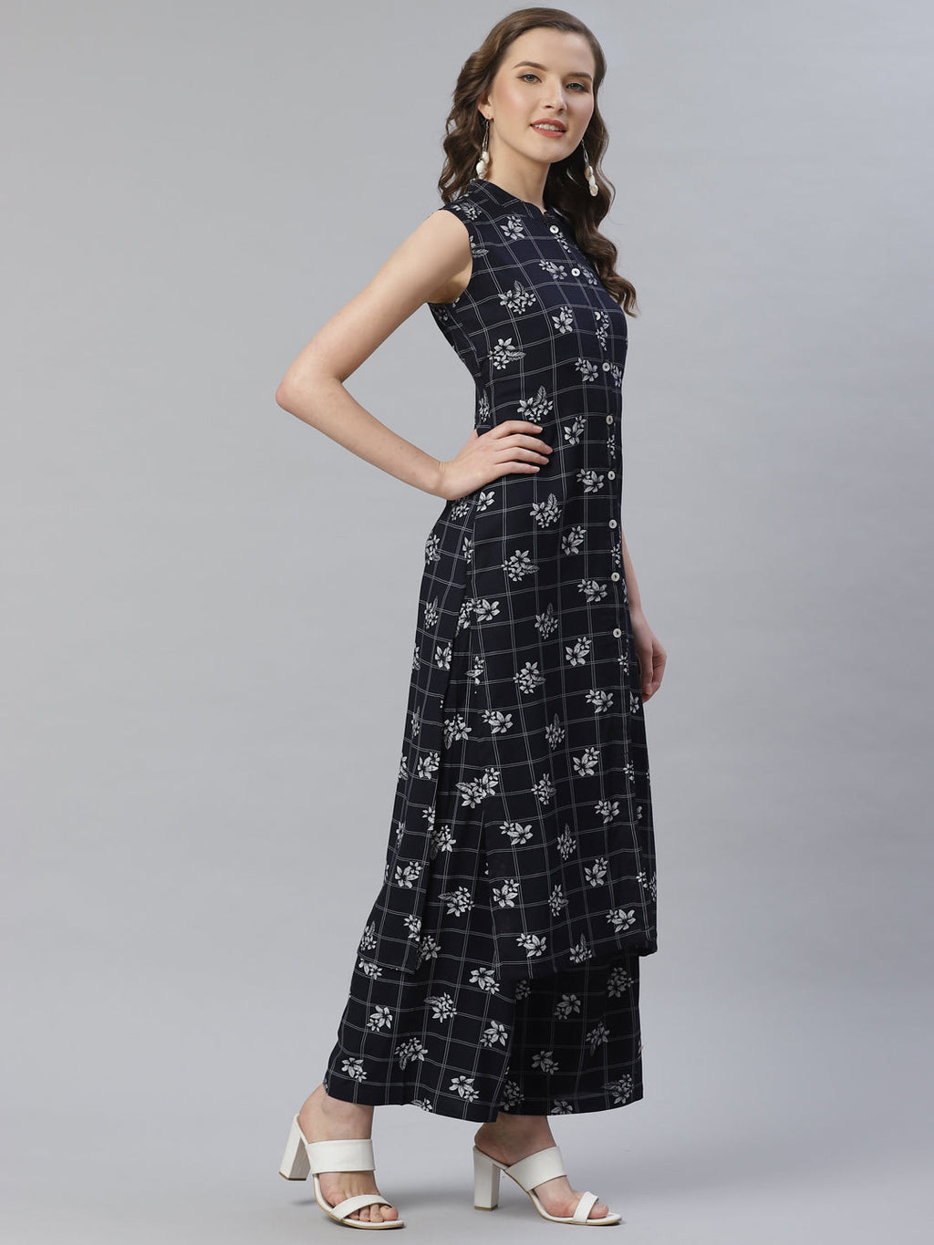 Jompers Women Black & White Floral Printed Kurta with Palazzos | Grocsy