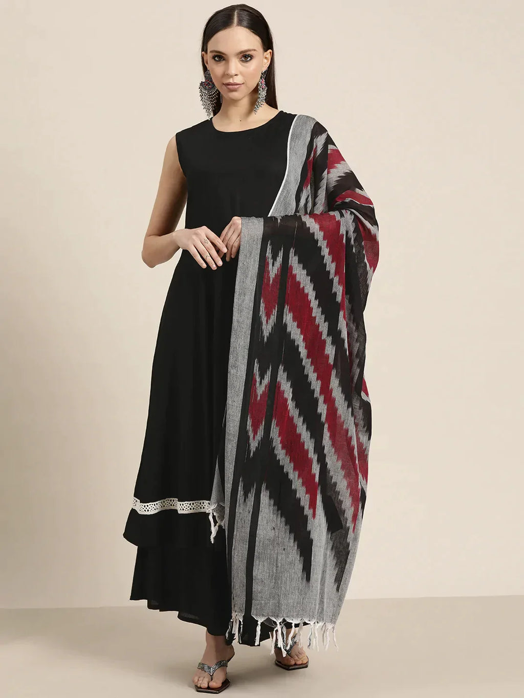 Jompers Women's Kurta with Palazzos & Ikkat Dupatta - Black | Grocsy